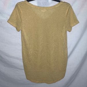 A cute yellow v-neck top☺️